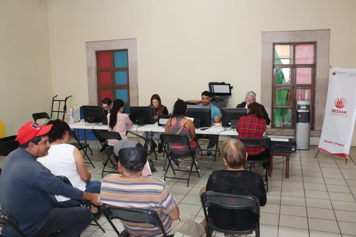 Acercan servicios, programas y trámites de la Secretaría del Zacatecano ...