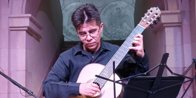 La guitarra contemporánea de Bernardino Rodríguez Espejo resonó en el Museo Zacatecano