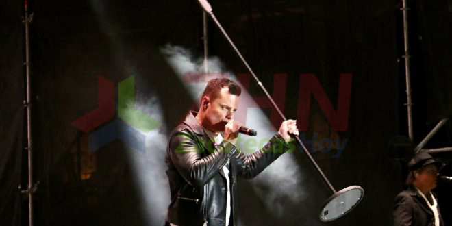 Marc Martel hace vibrar Zacatecas con una voz que revive la leyenda del rock